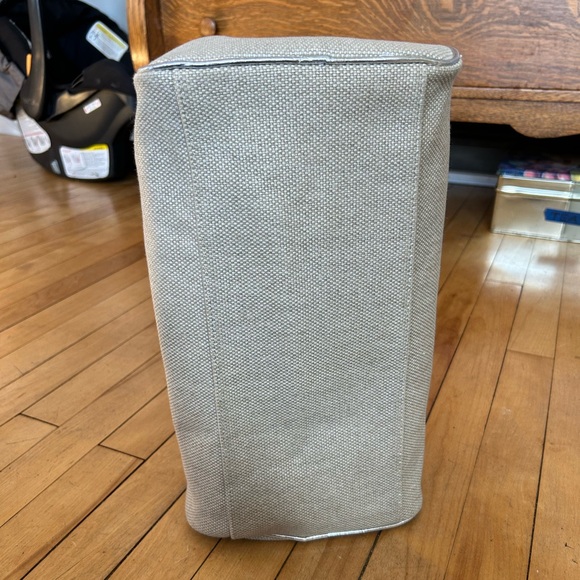 Michael Kors Women's Duffle Shoulder Bag Canvas Tan Silver Trim - Picture 4 of 8